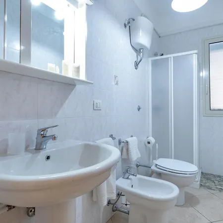 Magenta Apartment