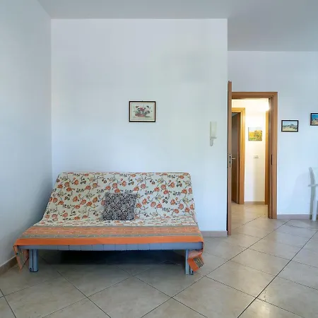 Magenta Apartment *